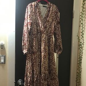 NWOT Beautiful size 8 Spring dress.